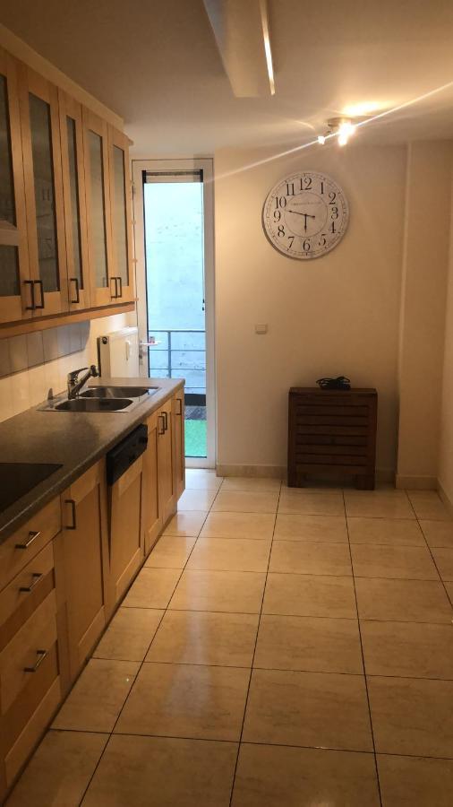 Lovely Two Bedroom Apartment With Free Parking Antwerpen Exteriör bild